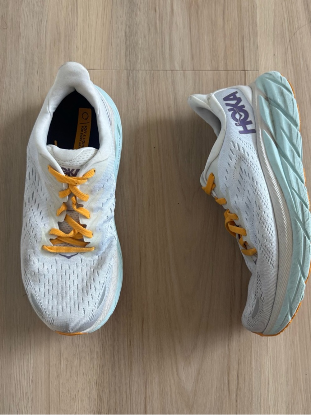 Hoka One One Clifton 8 Lace Up Training Shoes Women's Size 7.5 White Pastel Blue